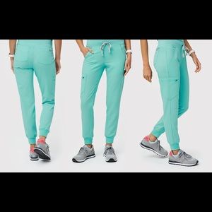 Zamora Figs scrubs jogger pants size medium petite